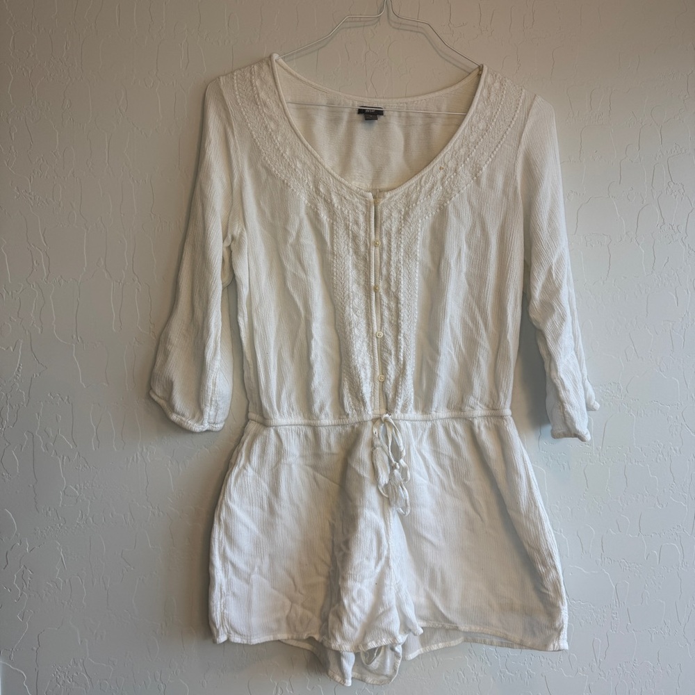 Aerie White Gauze Boho Romper M Long Sleeve Eyelet Lace Button Front Festival